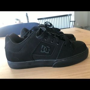 Men’s DC skater shoes size 7.5